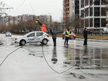Спряха движението заради падналите жици в "Тракия"!