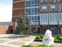 Строителна фирма запорира сметките на ВТУ и блокира изплащането на заплати и стипендии