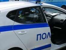 Пътник рани полицай докато буйства в автобус