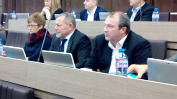 Burgas24 bg Табаков хвърли оставката си на предишната сесия на местния парламент