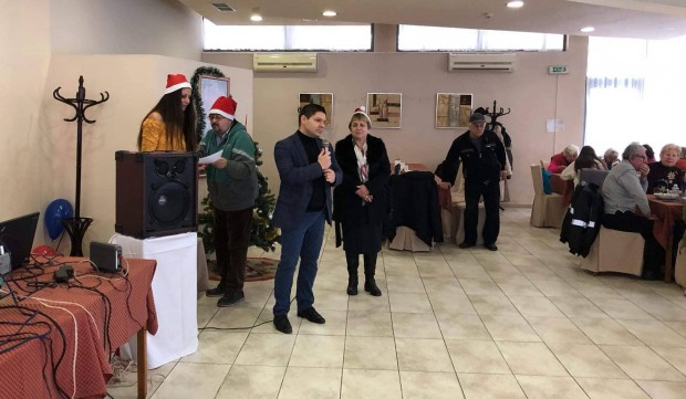 Младежката организация на Политическа партия ГЕРБ в Пловдив посети Клуба