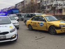МВР: Жена е пострадала в тежката катастрофа на бул. "България"