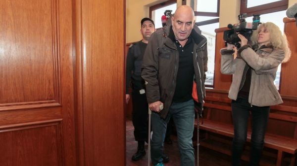 Ценко Чоков се връща в ареста Домашният арестант който преди
