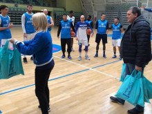 В Академик получиха подаръци преди днешния мач от Балканската лига