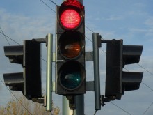 Обновиха светофарите край две училища в "Тракия"