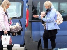 Разсеяни родители забравиха бебето си на летището