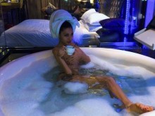 Пловдивчанката Гани прекали! Снима се чисто гола в хотела си (18+)