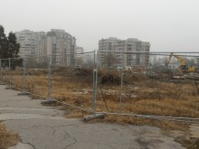 Вижте какво остана от Мебелна къща и какво ще изникне там!