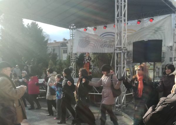 Днес на откритата сцена пред община Пловдив на площад Стефан