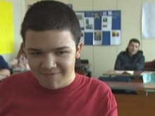 Учители и ученици се обединиха, за да помогнат на болно момче