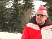 Страст за живот: Мъжът в инвалидна количка, който изкачи Мусала и кара ски