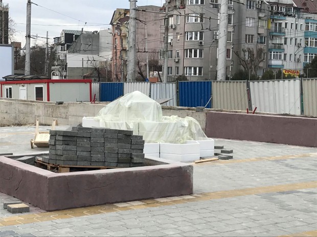 Varna24 bg Напредва изграждането на кътчето за отдих до Юнашкия салон