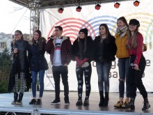 Продължават концертите пред Общината
