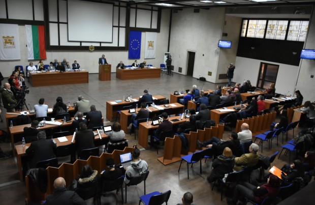 Общинският съвет Благоевград прие план програма за преминаване на едносменен режим на