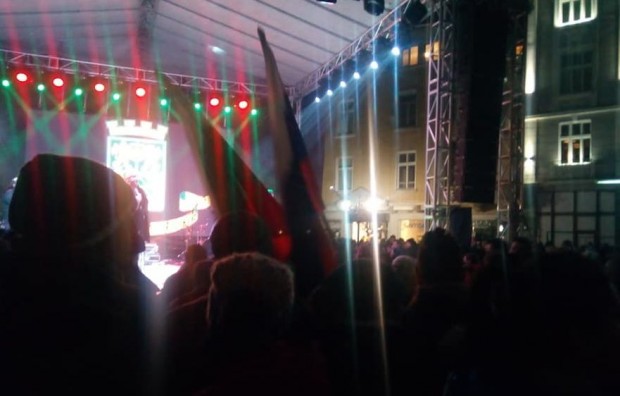 Безродници развяха руския флаг по време на посрещането на новата