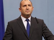 Коларова: С новогодишната си реч Румен Радев направи реклама на Доган