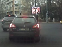 "Терорист" зад волана на джип с безумно изпълнение в Пловдив!