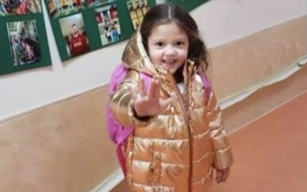 В престъпна небрежност обвинява лекарите бащата на 4 годишната Селин която