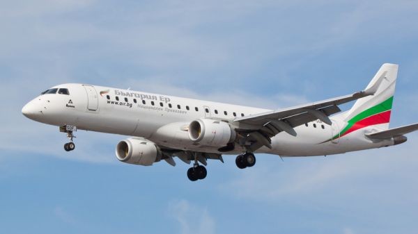 Самолет на България ер е кацнал аварийно във Виена заради