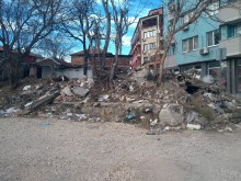 Страхотна мизерия зад бившето заведение "Папараци"