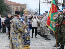 Дядо Николай освети бойните знамена в Пловдив