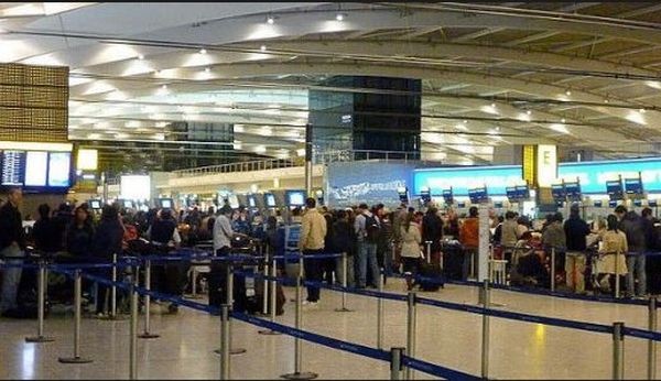 Дрон спря полетите на най голямото летище във Великобритания Хийтроу