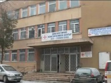 Напрежение пред поликлиниката в "Ботунец" след смъртта на дете: Леля отказала линейката