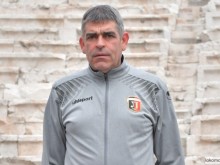 Един от най-добрите футболни лекари празнува днес