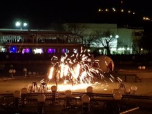 Прекрасно огнено шоу на Пеещите фонтани заплени пловдивчани и гостите на града