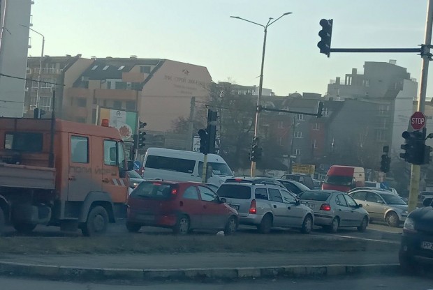 Фейсбук
Светофари не работят тази сутрин във Варна, за това алармираха