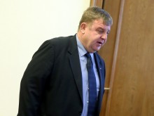 Нов случай на агресия, нападнати са курсанти! Каракачанов: Вандализъм