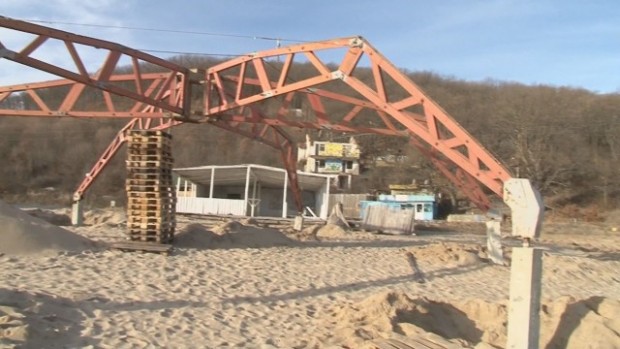 bTV
Екоинспекцията във Варна извършва проверка на плажа в Шкорпиловци където