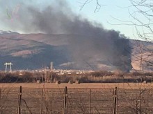 Голям пожар до Пловдив, горят пластмаси! Огнеборци: Ще трябва много вода!
