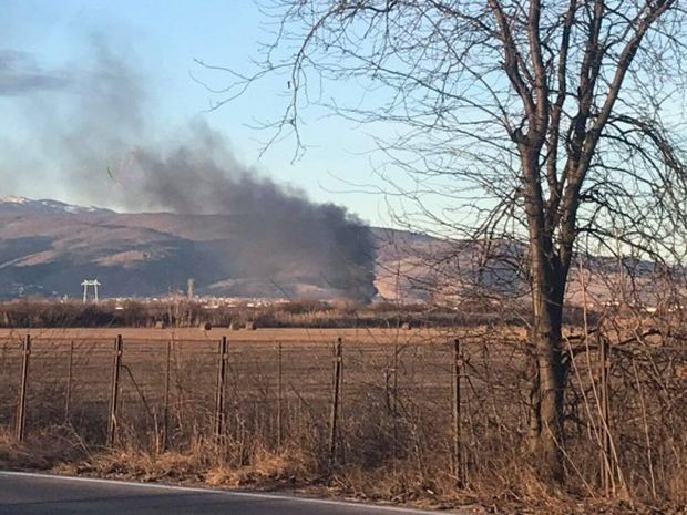 Загасен е пожарът на територията на зеленчуковата борса в село