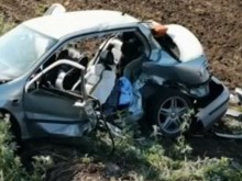 Автомобил падна в дере край Войводино, има загинала жена!