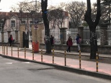 Грипът продължава да настъпва, ето къде обявиха ваканция