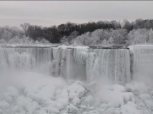 Ниагарският водопад замръзна
