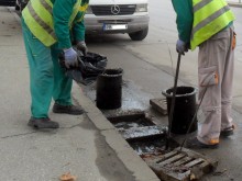 Извънредно почистват шахтите заради прогнозите за много дъжд в Пловдив