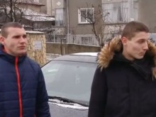 Доблестна постъпка! Трима младежи спасиха възрастна жена от измръзване