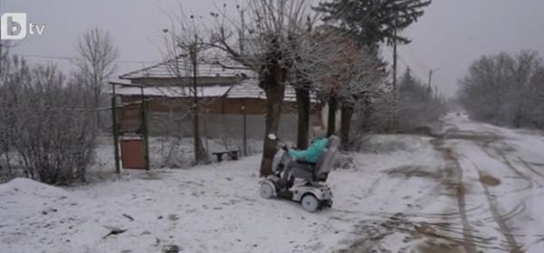 14-годишно момиче с детска церебрална парализа получи нова инвалидна количка