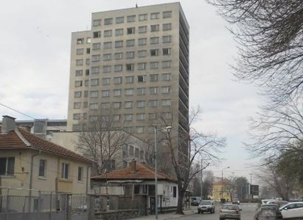 Частен съдебен изпълнител отново пусна за продажба 14 етажния хотел Дунав