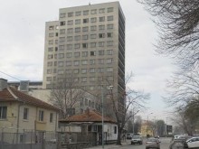 Продават познат на всички 14-етажен хотел в Пловдив за 3,5 млн. лева