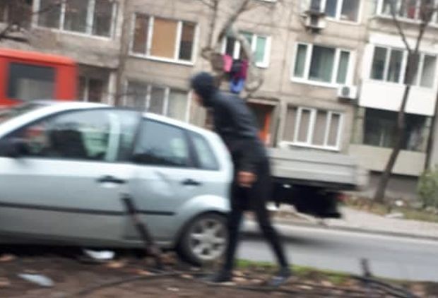 Поредна катастрофа стана в Пловдив днес, научи Plovdiv24.bg. Лек автомобил