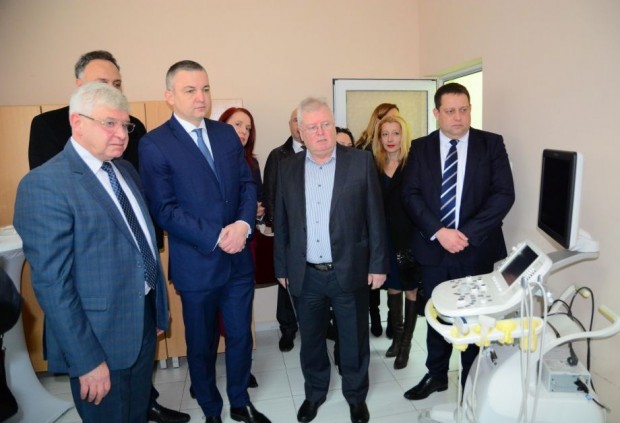 Нова ендоскопска и лапароскопска апаратура, за която Община Варна осигури