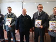 Огнеборецът, гасил урологията в УМБАЛ-а, с приз "Пожарникар на годината"