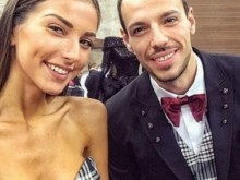Лудия репортер не е на себе си: Александра започна да ражда