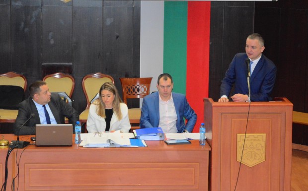 След едночасови дебати Общинският съвет прие бюджета на Варна за