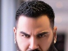 Азис позлати лелите си