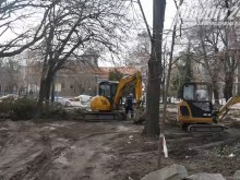 Започна пълното преобразяване на градинката срещу "Света Петка"