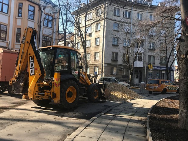 Varna24 bg Започна големият ремонт около Шишковата градинка видя репортер на